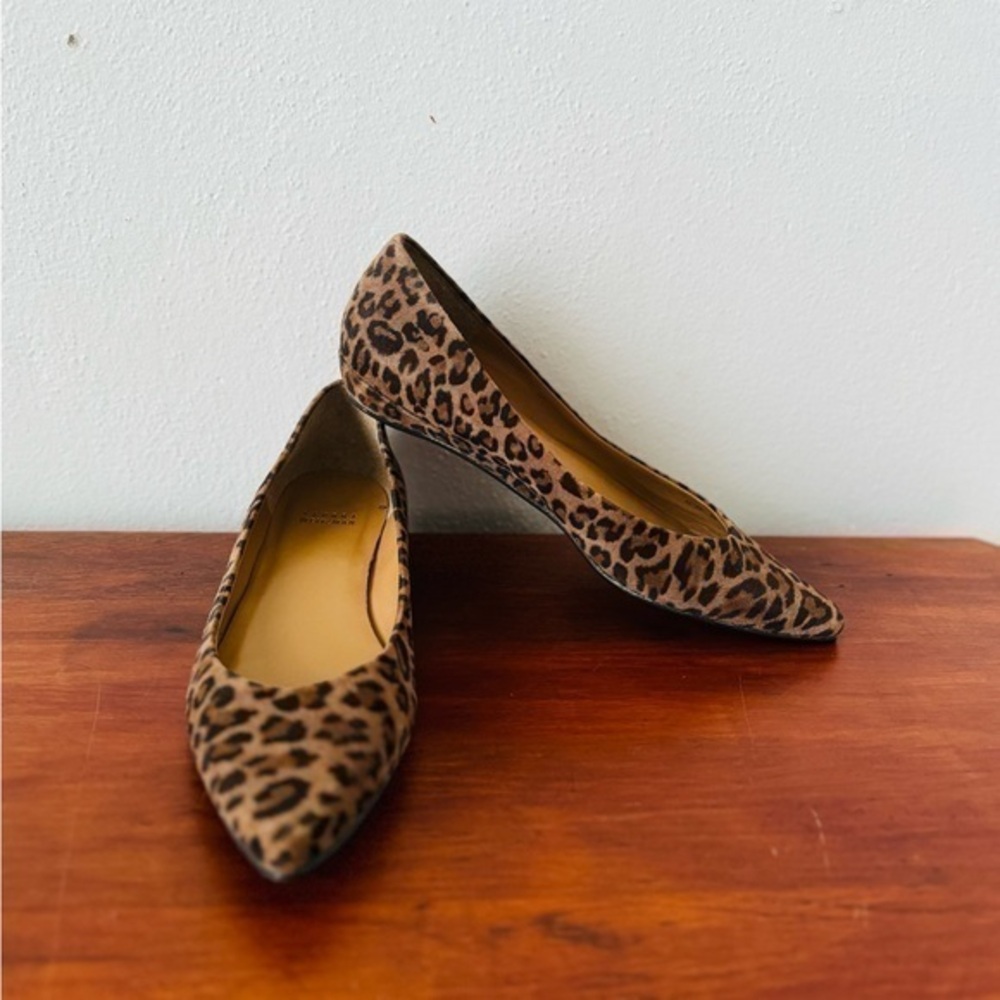 Stuart Weitzman leopard print low wedge heel shoes sz 8 m